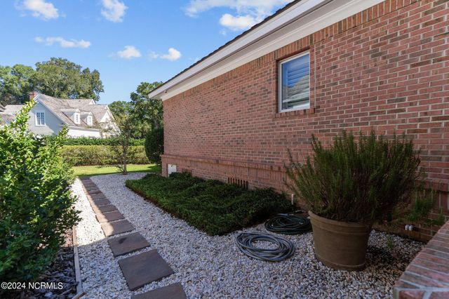 1310 Regatta Drive, Wilmington, NC 28405