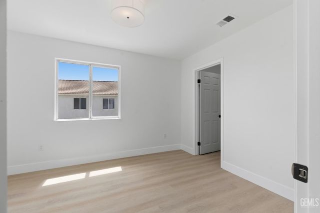 3902 Ocean Breeze Avenue, Bakersfield, CA 93313