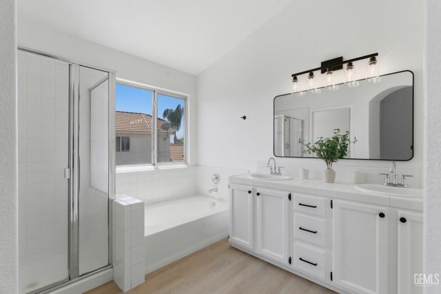 3902 Ocean Breeze Avenue, Bakersfield, CA 93313