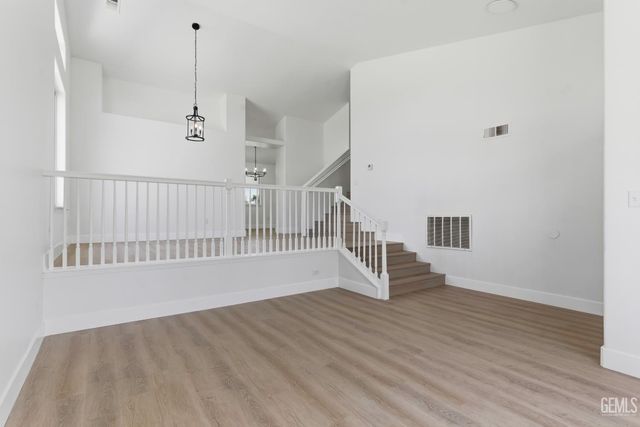 3902 Ocean Breeze Avenue, Bakersfield, CA 93313