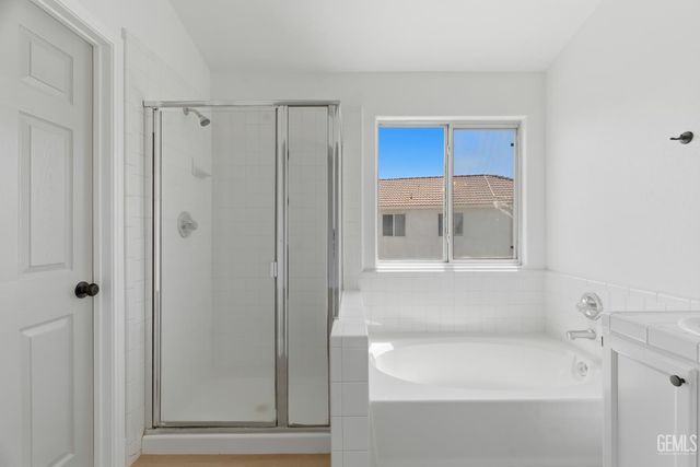 3902 Ocean Breeze Avenue, Bakersfield, CA 93313