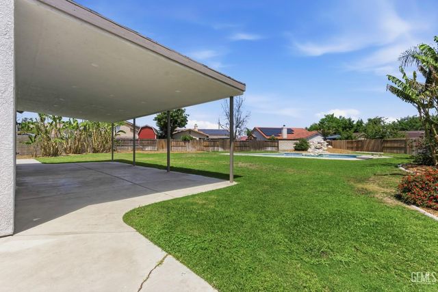 3902 Ocean Breeze Avenue, Bakersfield, CA 93313