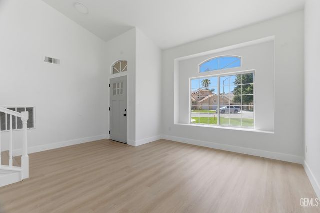 3902 Ocean Breeze Avenue, Bakersfield, CA 93313