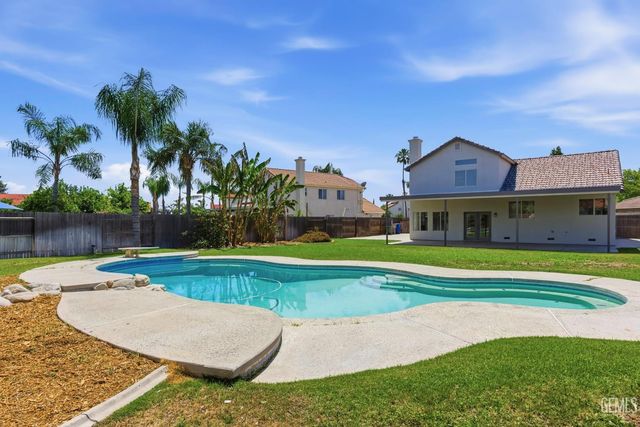 3902 Ocean Breeze Avenue, Bakersfield, CA 93313