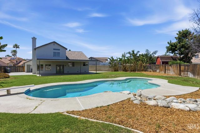 3902 Ocean Breeze Avenue, Bakersfield, CA 93313