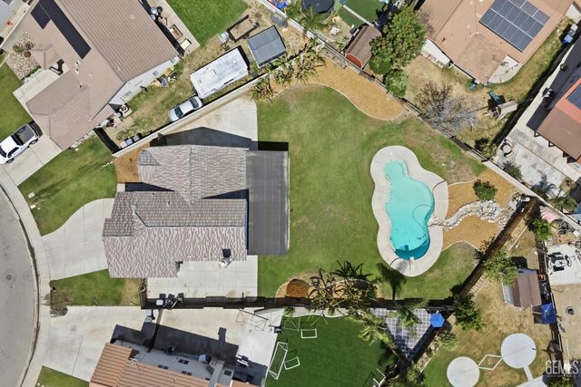 3902 Ocean Breeze Avenue, Bakersfield, CA 93313