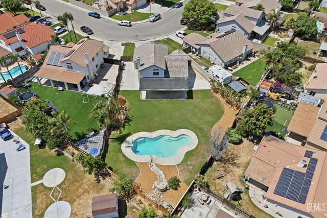 3902 Ocean Breeze Avenue, Bakersfield, CA 93313