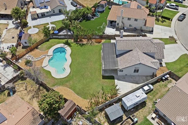3902 Ocean Breeze Avenue, Bakersfield, CA 93313