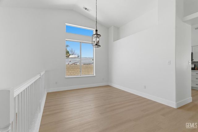 3902 Ocean Breeze Avenue, Bakersfield, CA 93313