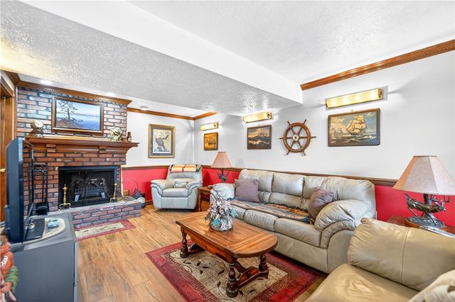 1032 Willow Glen Drive, Bethel Park, PA 15102