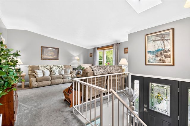 1032 Willow Glen Drive, Bethel Park, PA 15102