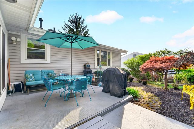 1032 Willow Glen Drive, Bethel Park, PA 15102