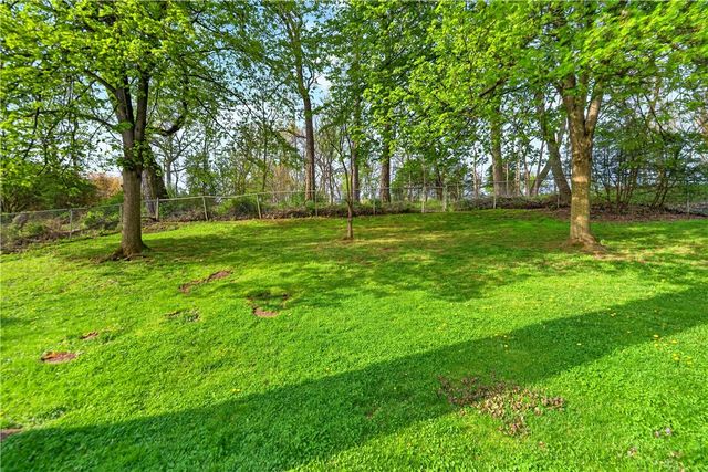 1032 Willow Glen Drive, Bethel Park, PA 15102