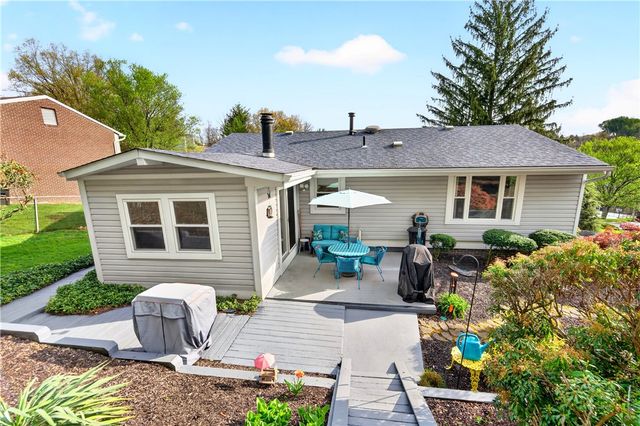 1032 Willow Glen Drive, Bethel Park, PA 15102