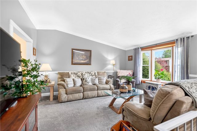 1032 Willow Glen Drive, Bethel Park, PA 15102