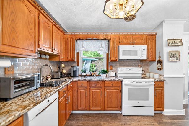 1032 Willow Glen Drive, Bethel Park, PA 15102