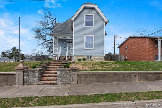 24 S Walnut Street, Perryville, MO 63775