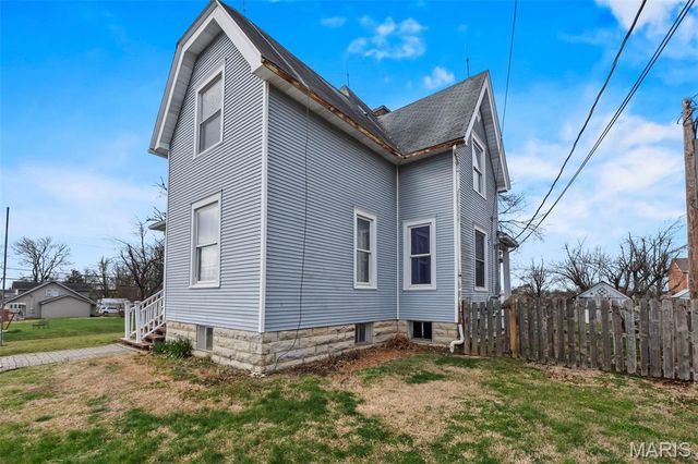 24 S Walnut Street, Perryville, MO 63775