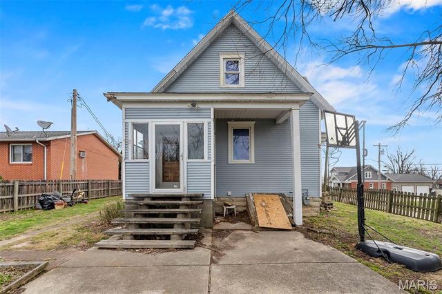 24 S Walnut Street, Perryville, MO 63775