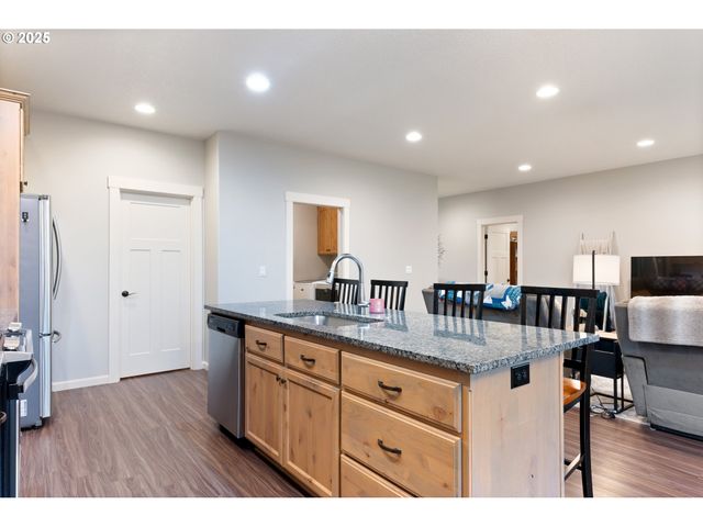 114 ZEPHYR Dr, Silver Lake, WA 98645