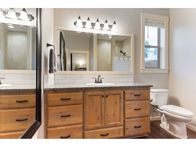 114 ZEPHYR Dr, Silver Lake, WA 98645