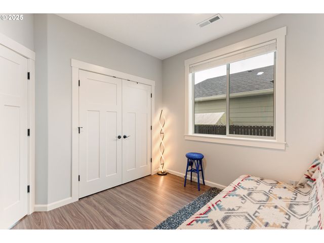 114 ZEPHYR Dr, Silver Lake, WA 98645