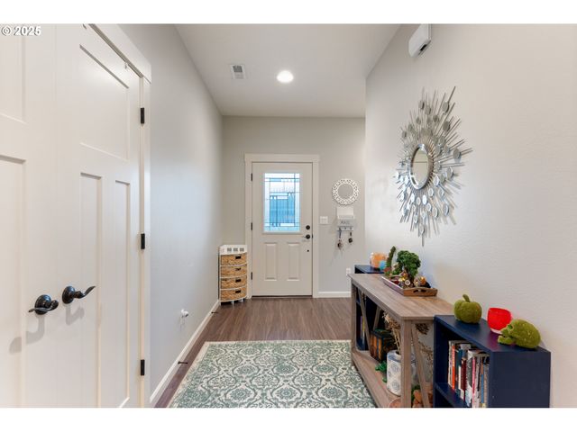 114 ZEPHYR Dr, Silver Lake, WA 98645