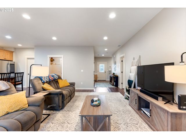 114 ZEPHYR Dr, Silver Lake, WA 98645