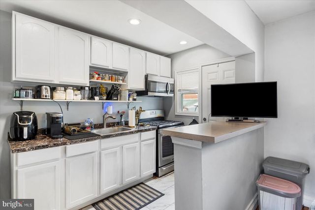 909 ARNCLIFFE RD, Baltimore, MD 21221
