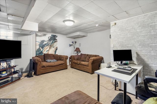 909 ARNCLIFFE RD, Baltimore, MD 21221