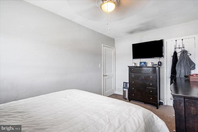 909 ARNCLIFFE RD, Baltimore, MD 21221