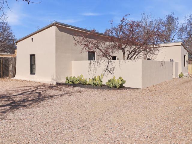 824 Dunlap Street A, Santa Fe, NM 87501