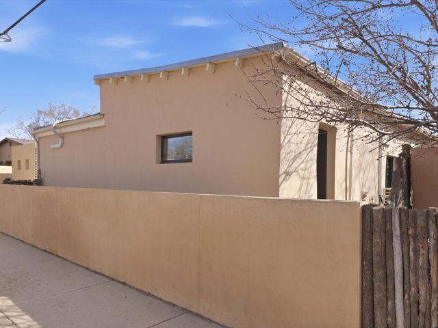 824 Dunlap Street A, Santa Fe, NM 87501