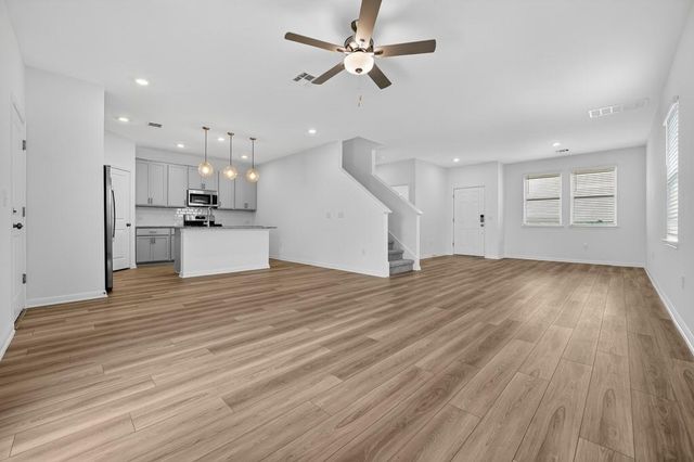 5820 Swedish Farms TER, Del Valle, TX 78617