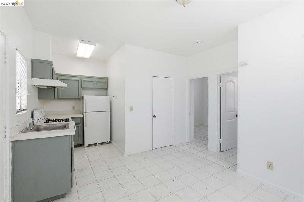 Image 14 of property listing at 3302 California St, Berkeley, CA 94703