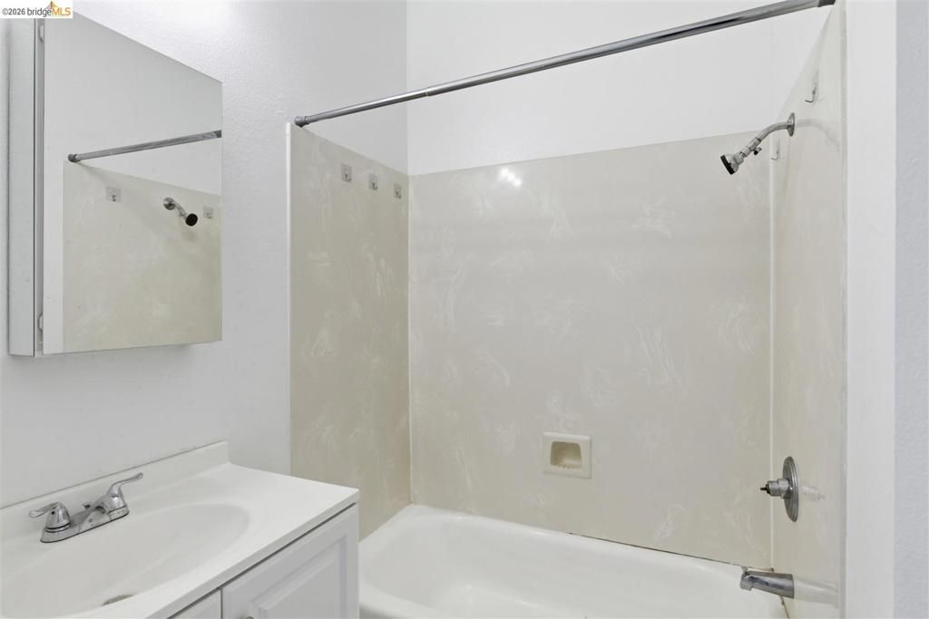 Image 19 of property listing at 3302 California St, Berkeley, CA 94703