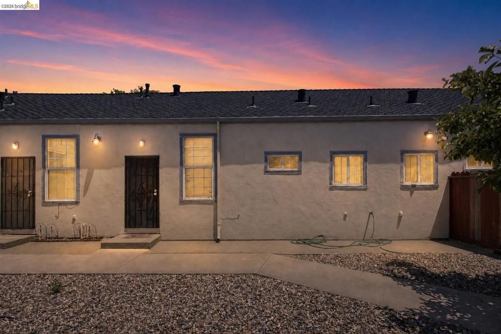 Image 24 of property listing at 3302 California St, Berkeley, CA 94703