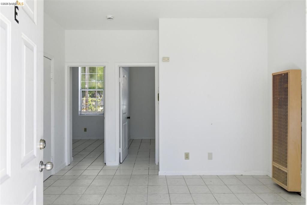 Image 6 of property listing at 3302 California St, Berkeley, CA 94703