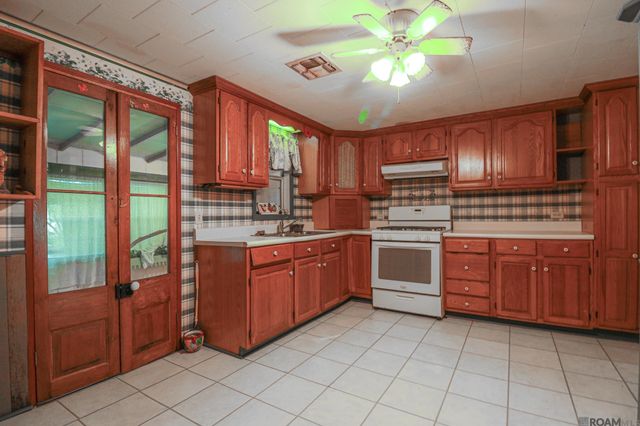 1100 Tiger Dr, Thibodaux, LA 70301