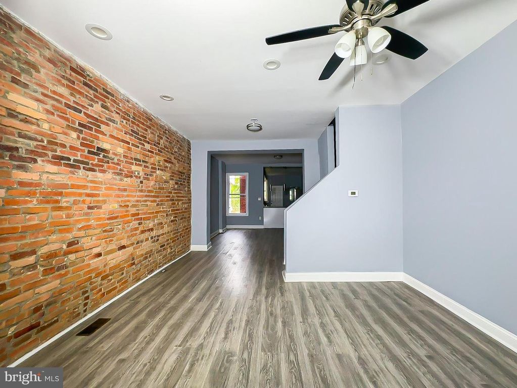 Image 13 of property listing at 524 N LOUDON AVE, Baltimore, MD 21229