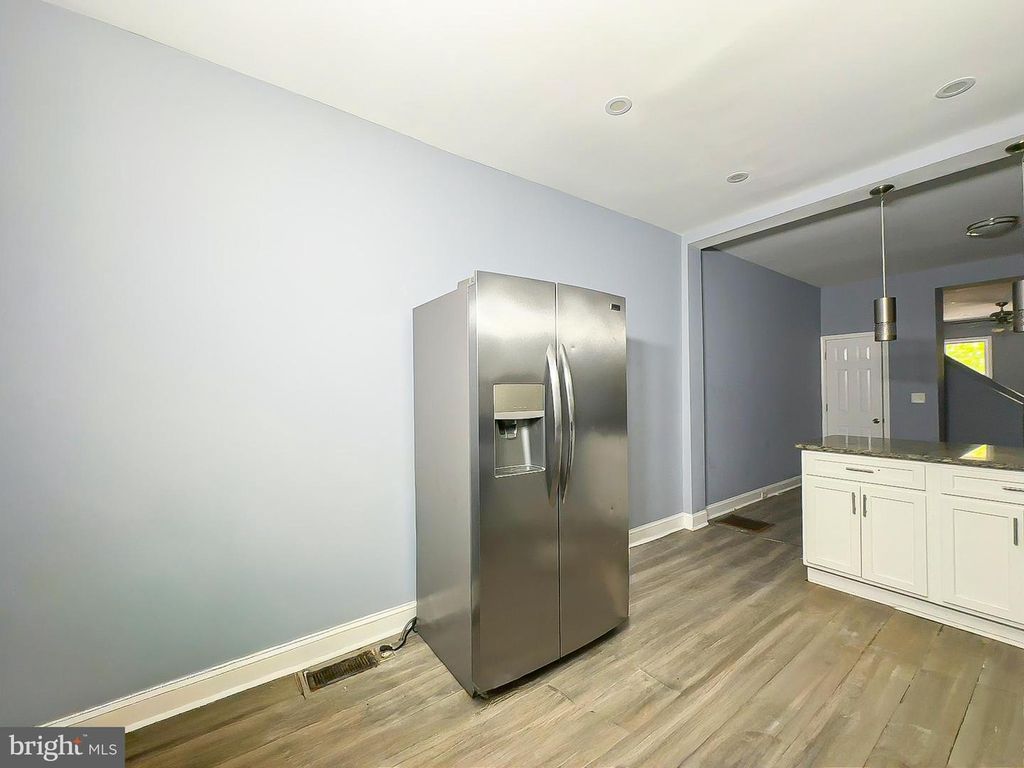 Image 18 of property listing at 524 N LOUDON AVE, Baltimore, MD 21229