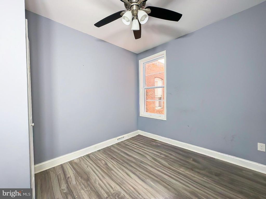 Image 25 of property listing at 524 N LOUDON AVE, Baltimore, MD 21229