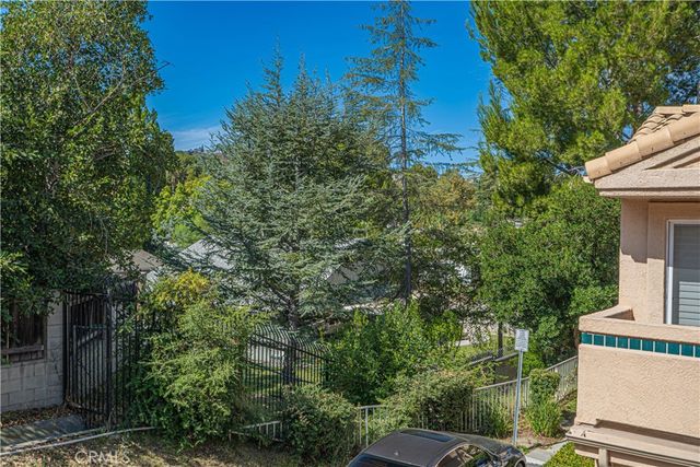 18834 Vista Del Canon E, Newhall, CA 91321