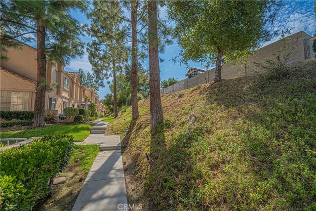 18834 Vista Del Canon E, Newhall, CA 91321
