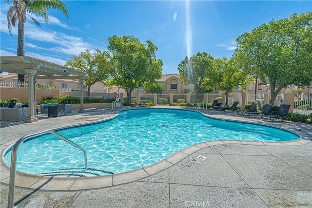 18834 Vista Del Canon E, Newhall, CA 91321