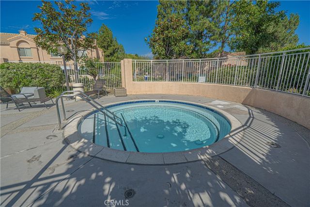 18834 Vista Del Canon E, Newhall, CA 91321