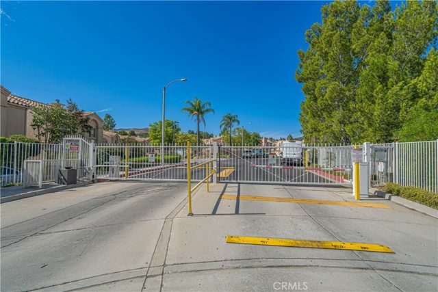 18834 Vista Del Canon E, Newhall, CA 91321