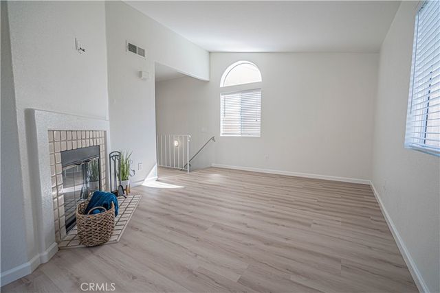 18834 Vista Del Canon E, Newhall, CA 91321