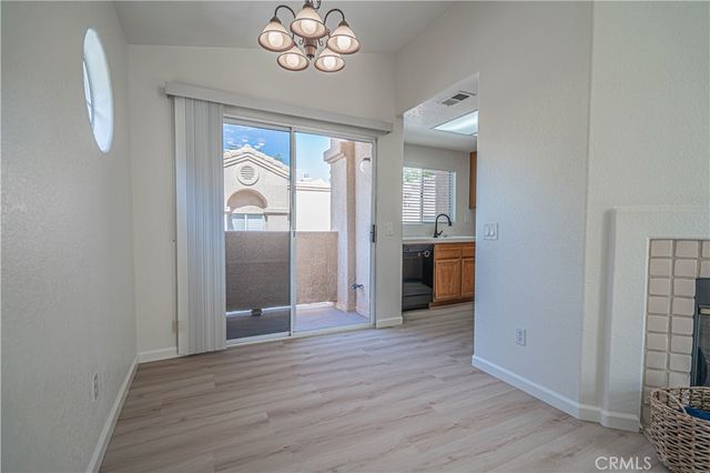 18834 Vista Del Canon E, Newhall, CA 91321