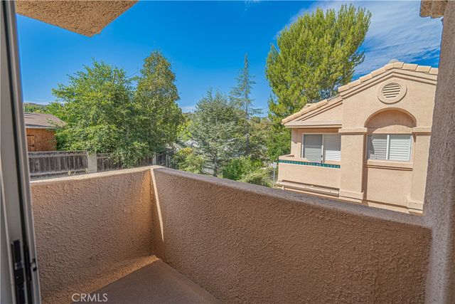 18834 Vista Del Canon E, Newhall, CA 91321